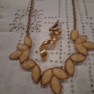 Chic Gold and Cream Leaf Necklace